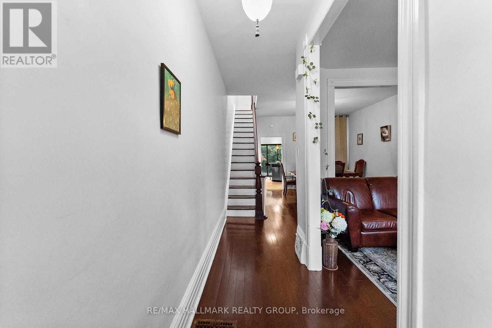157 St Andrew Street, Ottawa, Ontario  K1N 5G3 - Photo 2 - X13764660