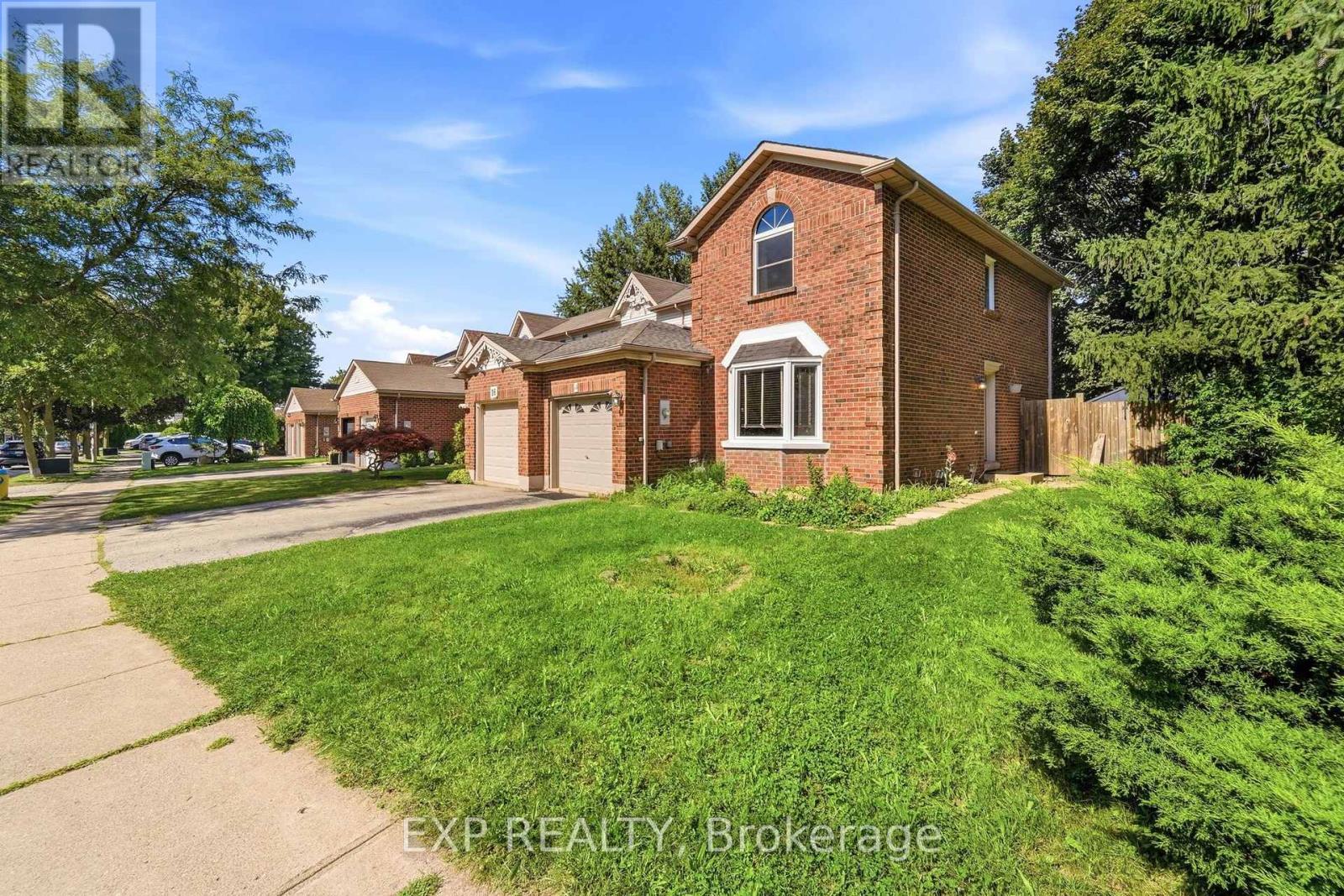 14 Hedge Lawn Drive, Grimsby, Ontario  L3M 5G9 - Photo 2 - X13764568
