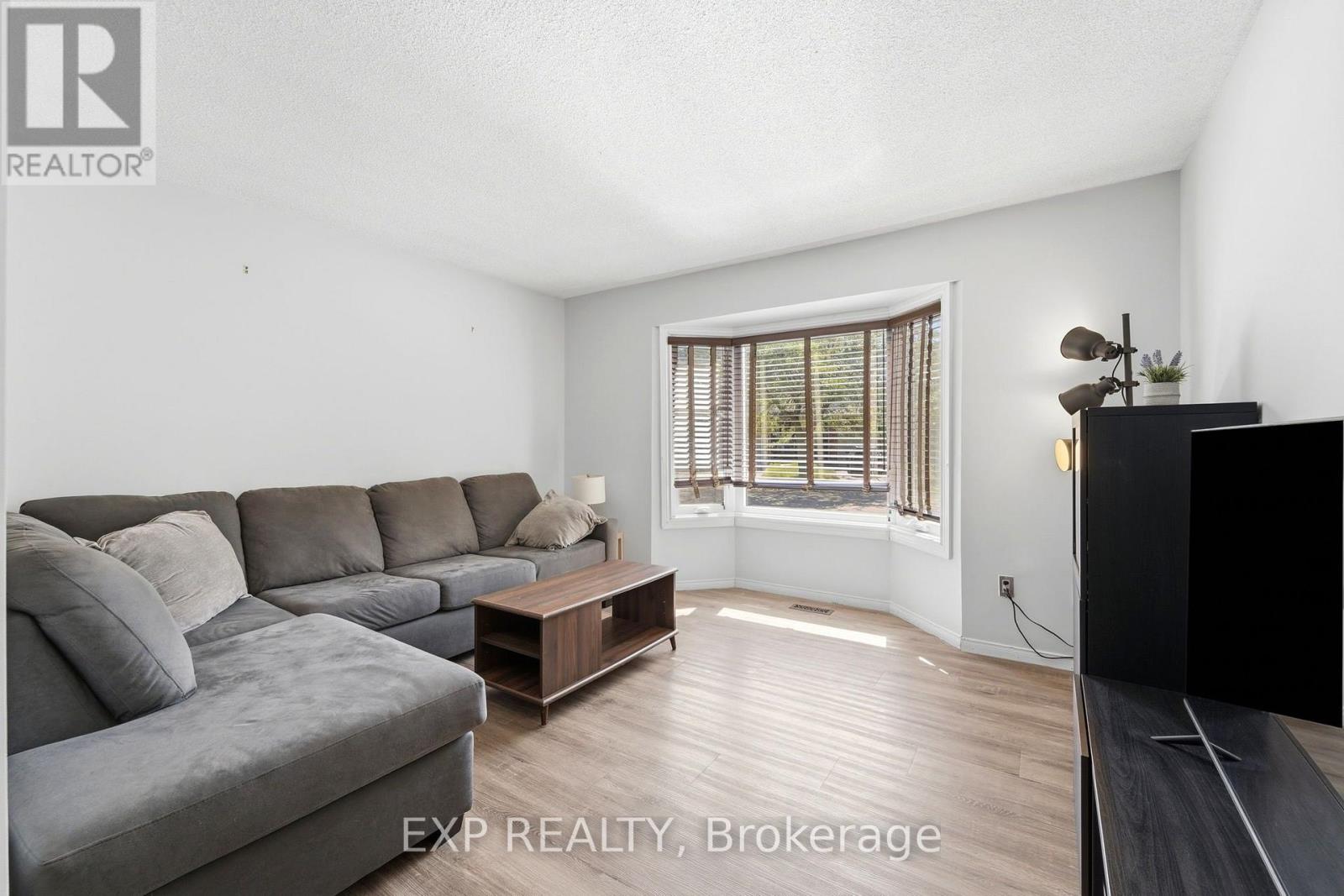 14 Hedge Lawn Drive, Grimsby, Ontario  L3M 5G9 - Photo 8 - X13764568