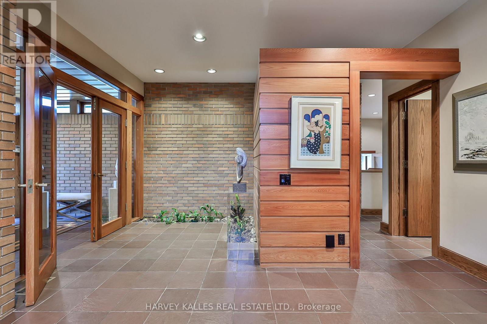 223 Hillhurst Boulevard, Toronto, Ontario  M5N 1P3 - Photo 3 - C13764514