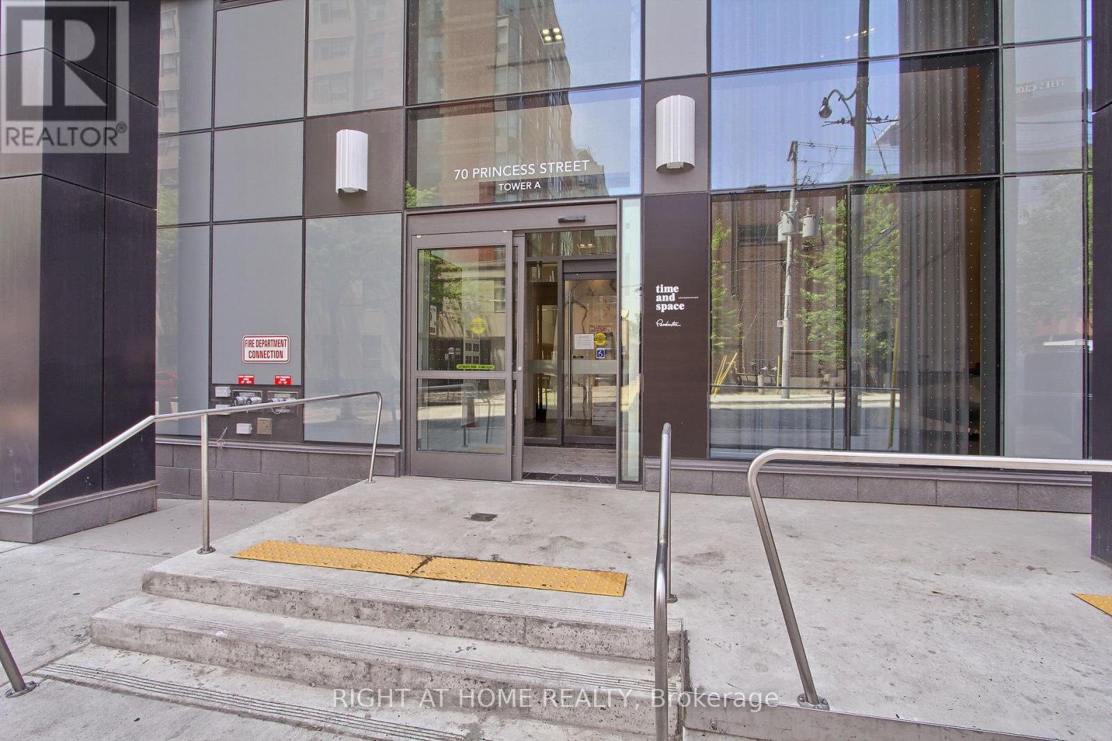 312b - 70 Princess Street, Toronto, Ontario  M5A 0X6 - Photo 2 - C13764586
