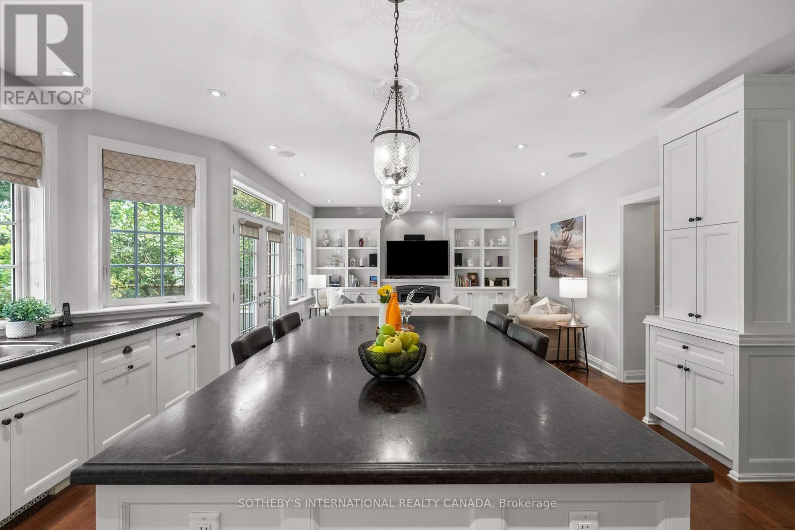 174 Ridley Boulevard, Toronto, Ontario  M5M 3M1 - Photo 13 - C13764620