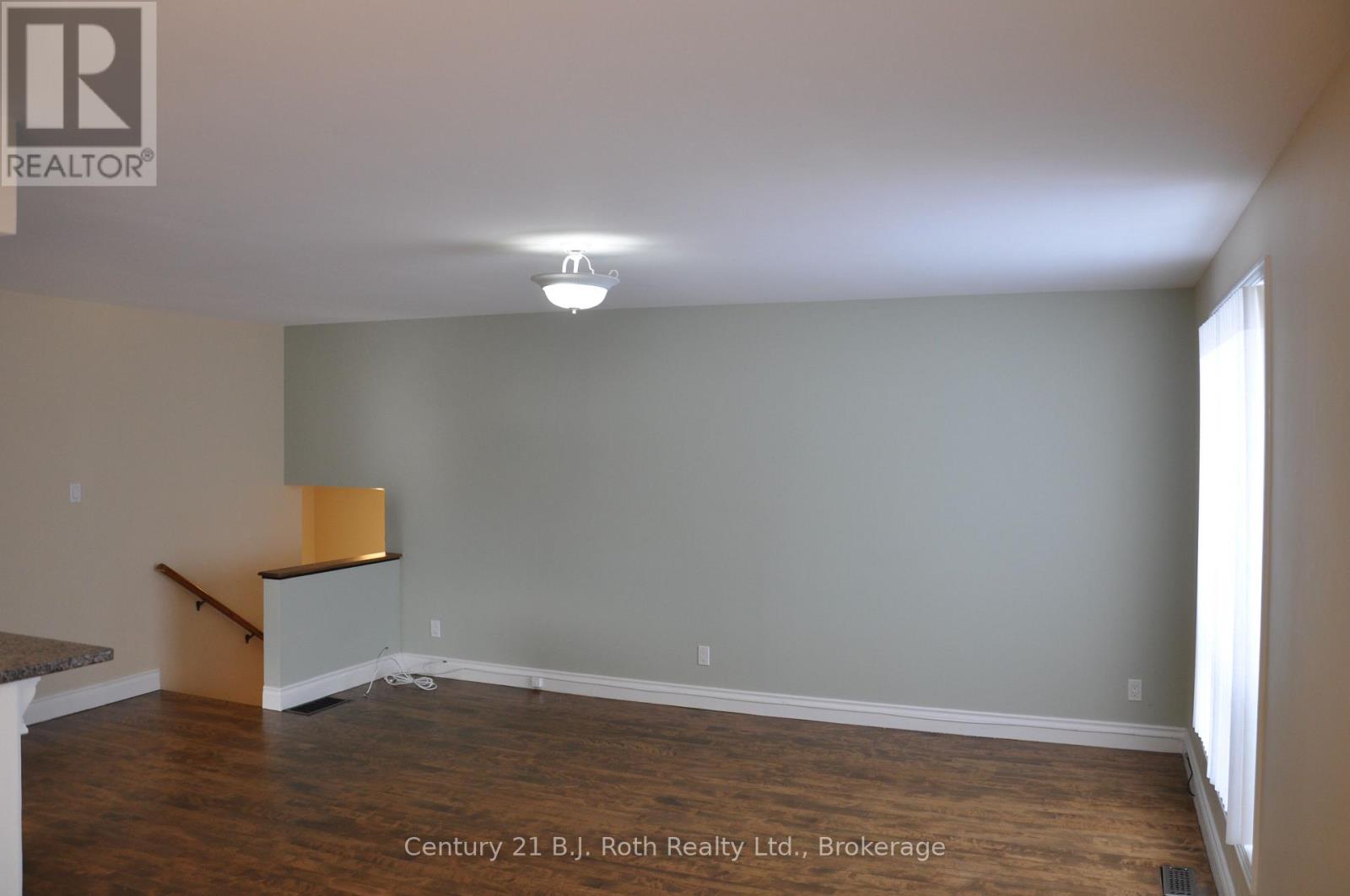 22 Free Drive, Orillia, Ontario L3V 4B2 - Photo 4 - S13764516