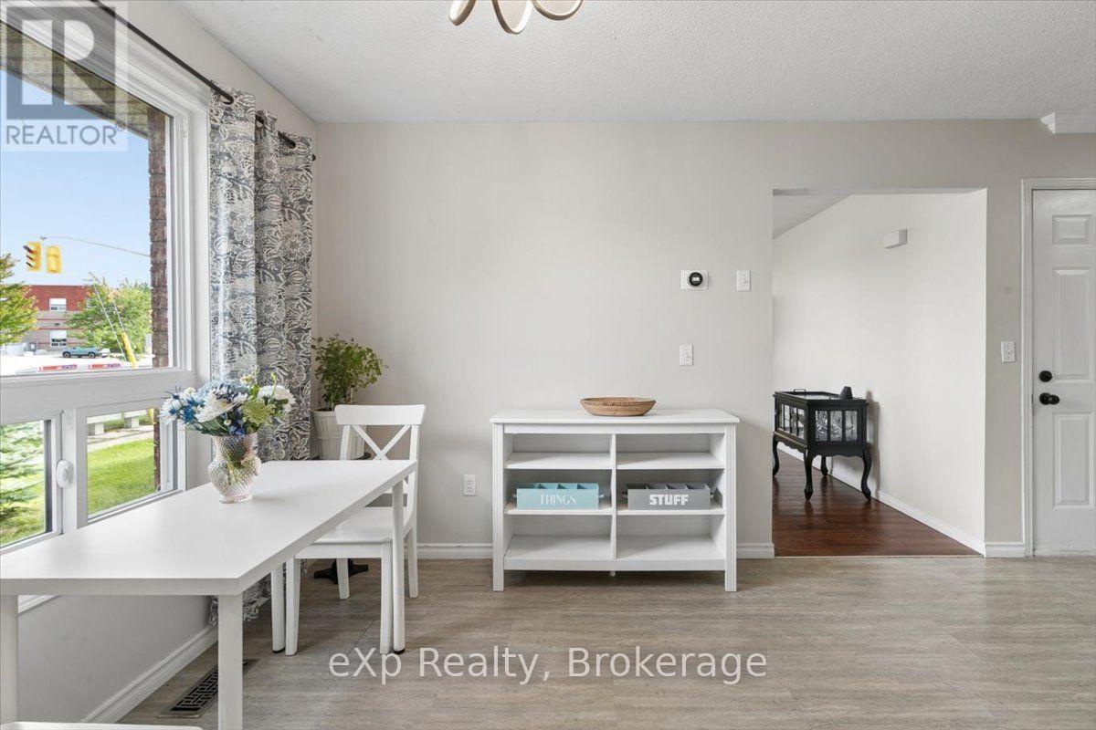 64 Buckthorn Crescent, Guelph, Ontario  N1E 7C4 - Photo 12 - X13764538
