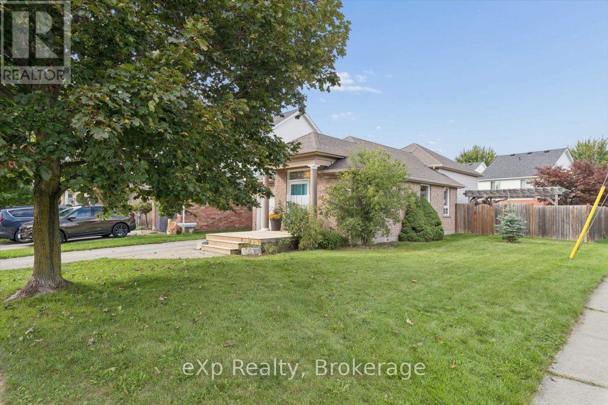 64 Buckthorn Crescent, Guelph, Ontario  N1E 7C4 - Photo 2 - X13764538
