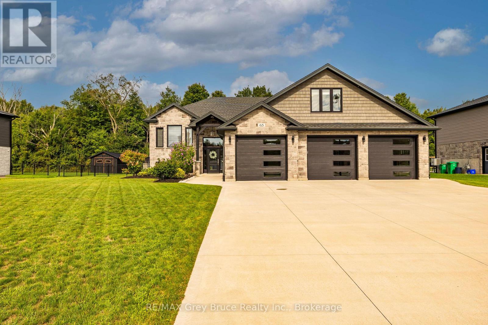 63 Howe Drive, Georgian Bluffs, Ontario  N0H 2K0 - Photo 2 - X13764578