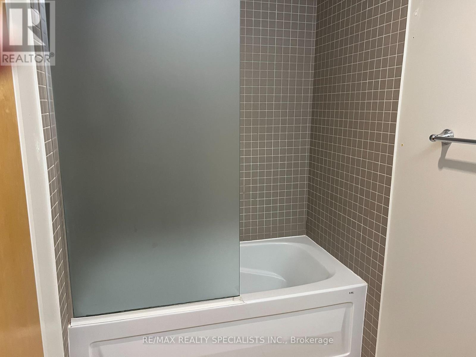 715 - 1 Shaw Street, Toronto, Ontario  M6K 0A1 - Photo 12 - C13763494