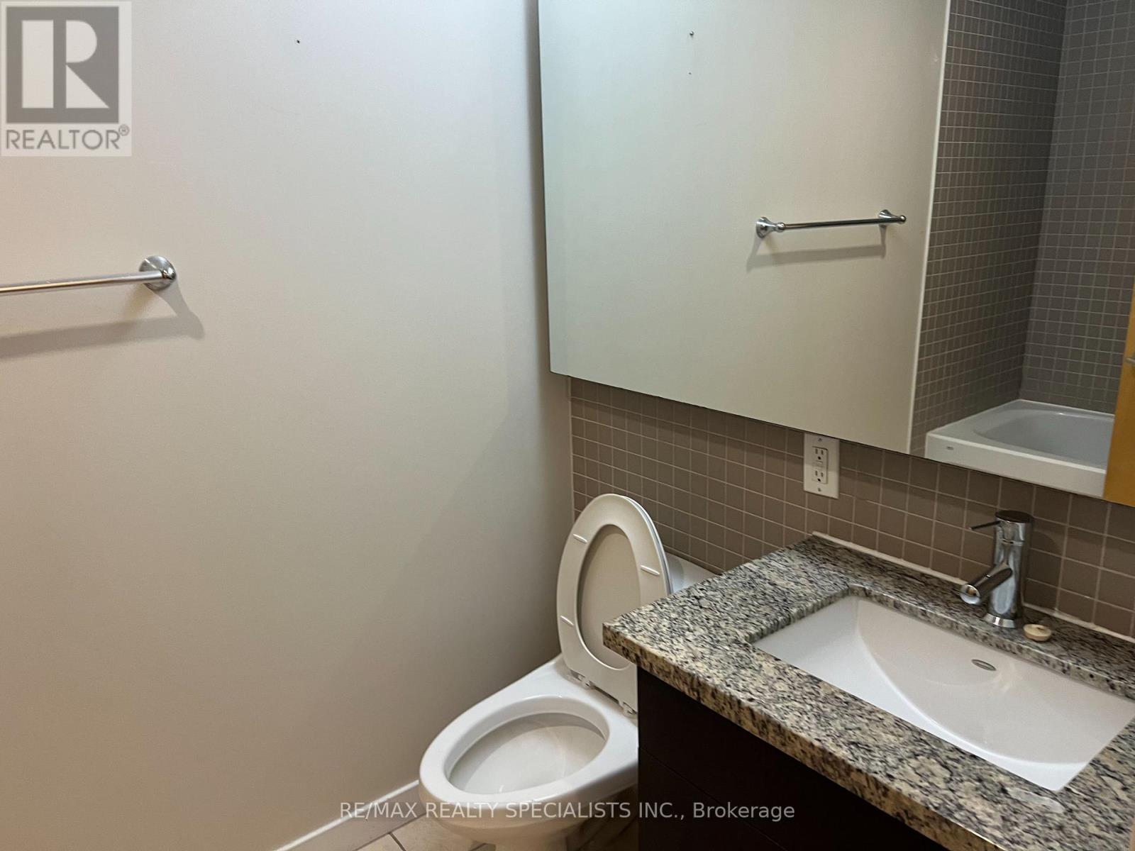 715 - 1 Shaw Street, Toronto, Ontario  M6K 0A1 - Photo 13 - C13763494