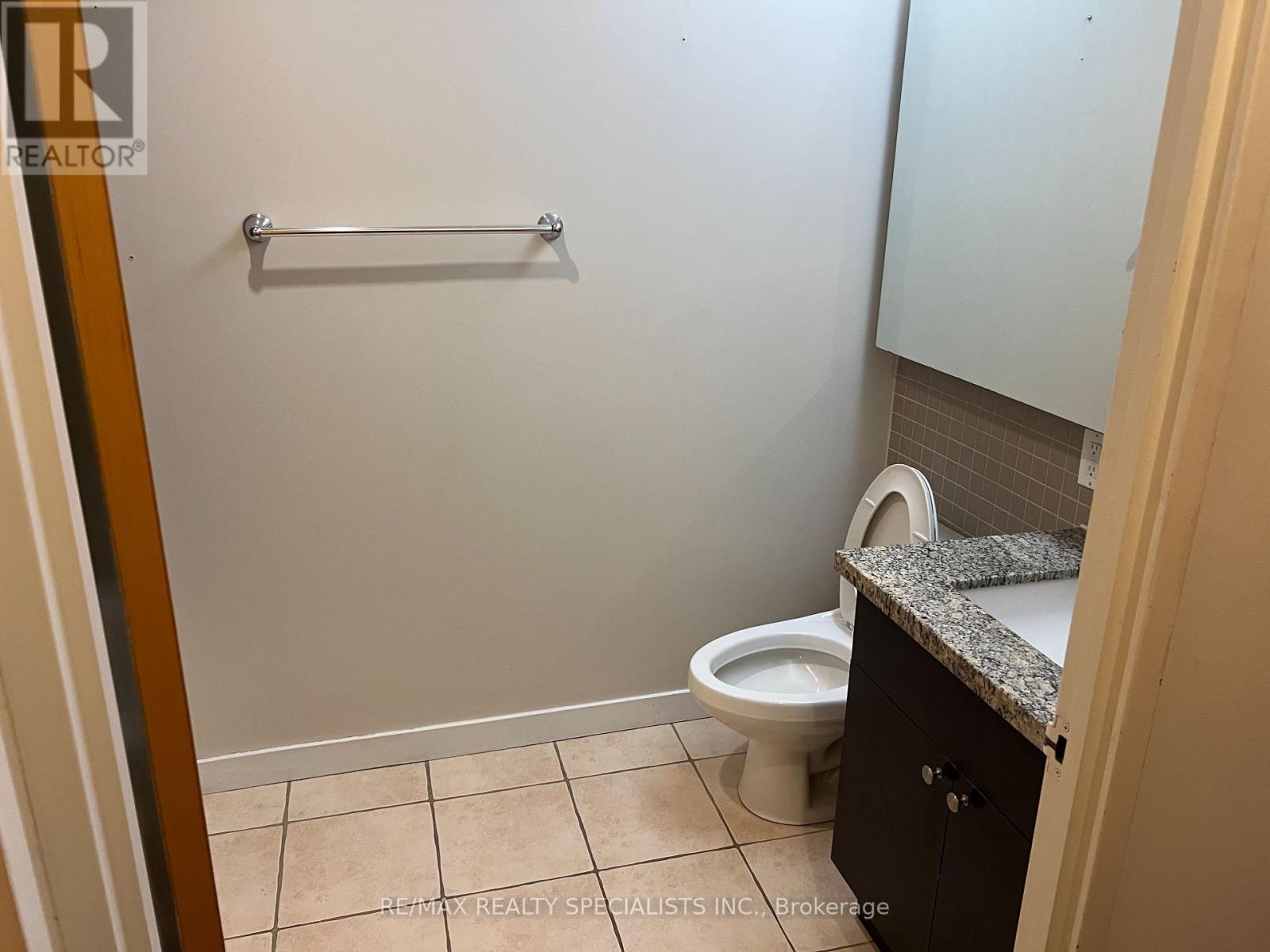 715 - 1 Shaw Street, Toronto, Ontario  M6K 0A1 - Photo 11 - C13763494
