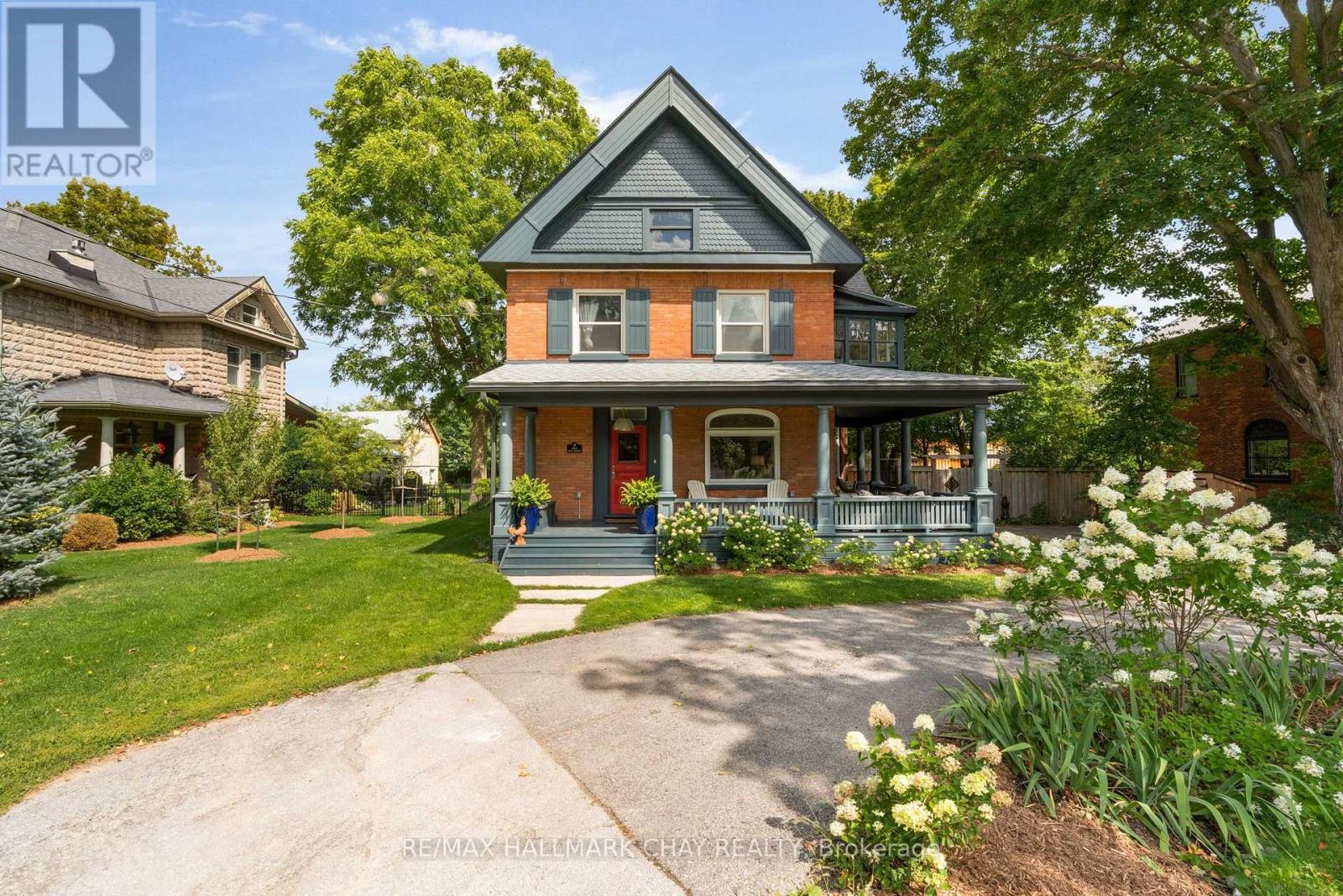 243 Mill Street, Clearview (Creemore), Ontario  L0M 1G0 - Photo 2 - S13764548