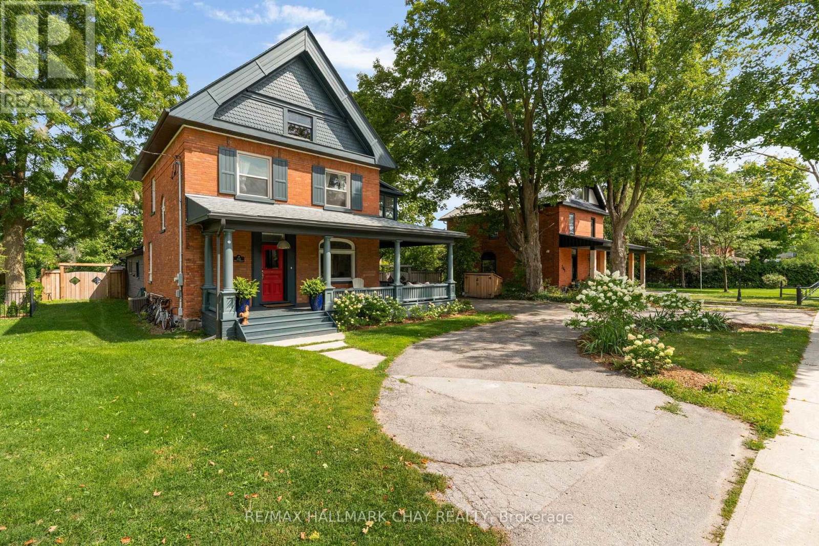 243 Mill Street, Clearview (Creemore), Ontario  L0M 1G0 - Photo 3 - S13764548