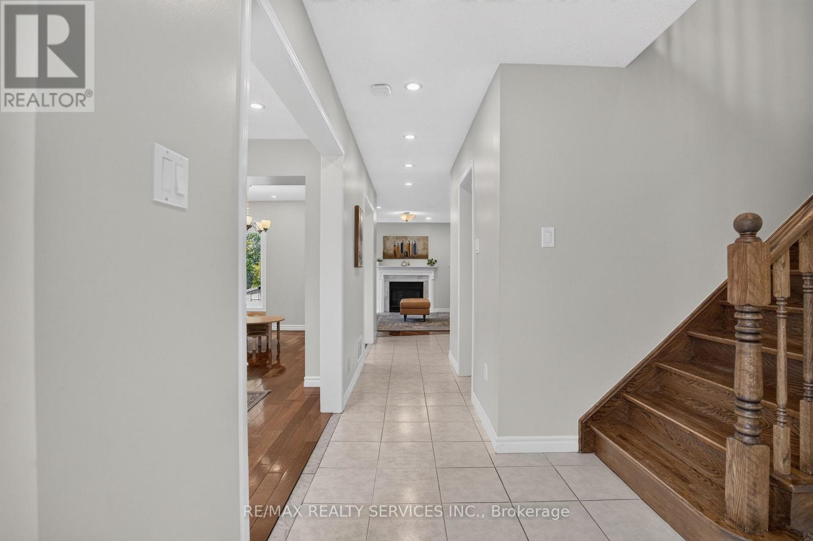 2153 Oak Bliss Crescent, Oakville, Ontario  L6M 3K2 - Photo 10 - W13764456