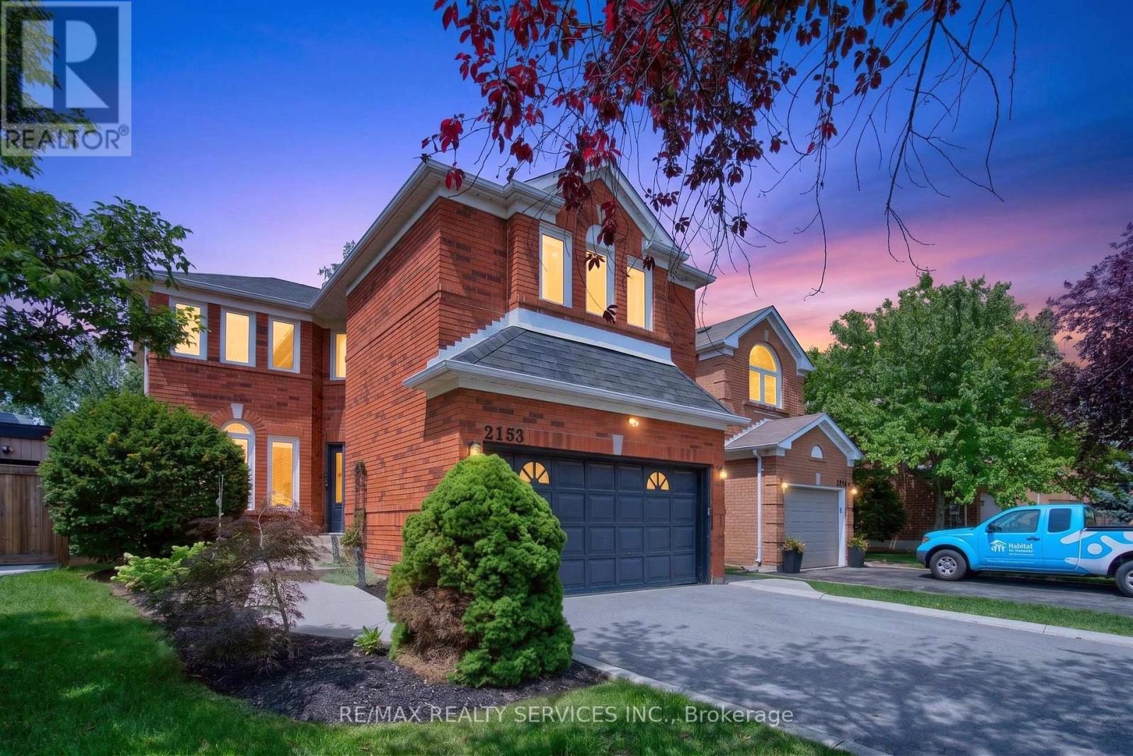 2153 Oak Bliss Crescent, Oakville, Ontario  L6M 3K2 - Photo 2 - W13764456