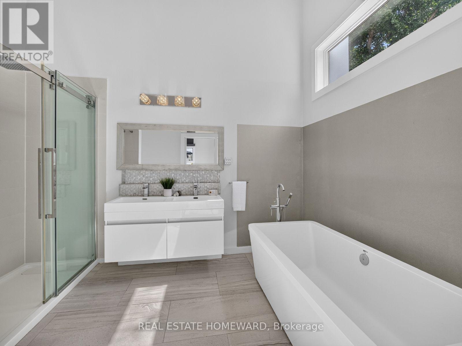 69 Ringley Avenue, Toronto, Ontario  M8Y 1P3 - Photo 19 - W13764464