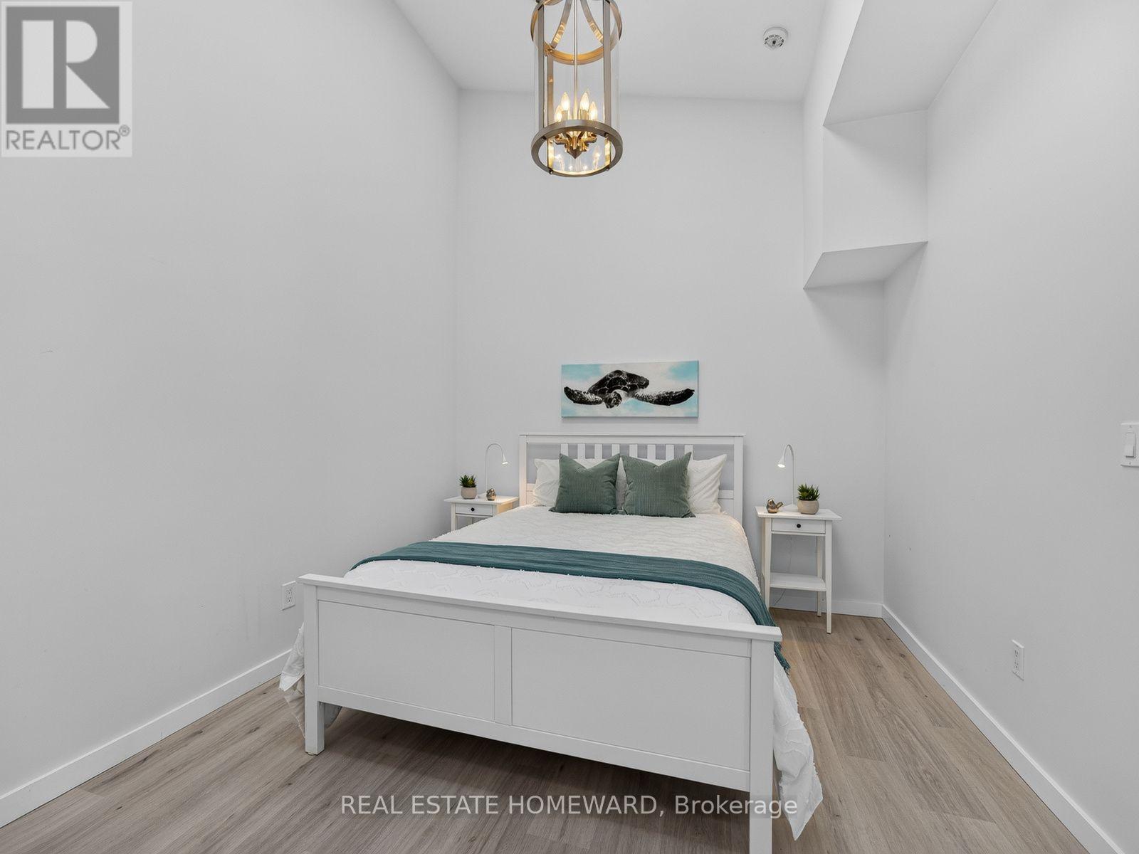 69 Ringley Avenue, Toronto, Ontario  M8Y 1P3 - Photo 20 - W13764464