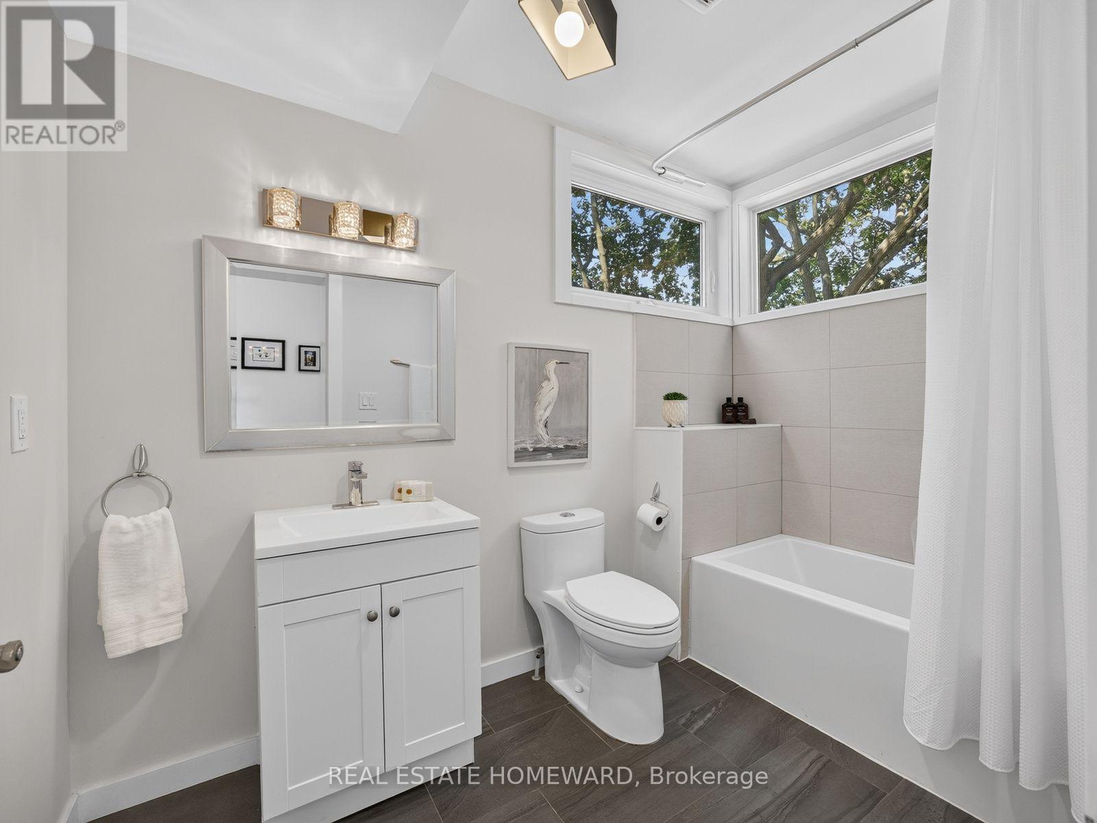 69 Ringley Avenue, Toronto, Ontario  M8Y 1P3 - Photo 23 - W13764464