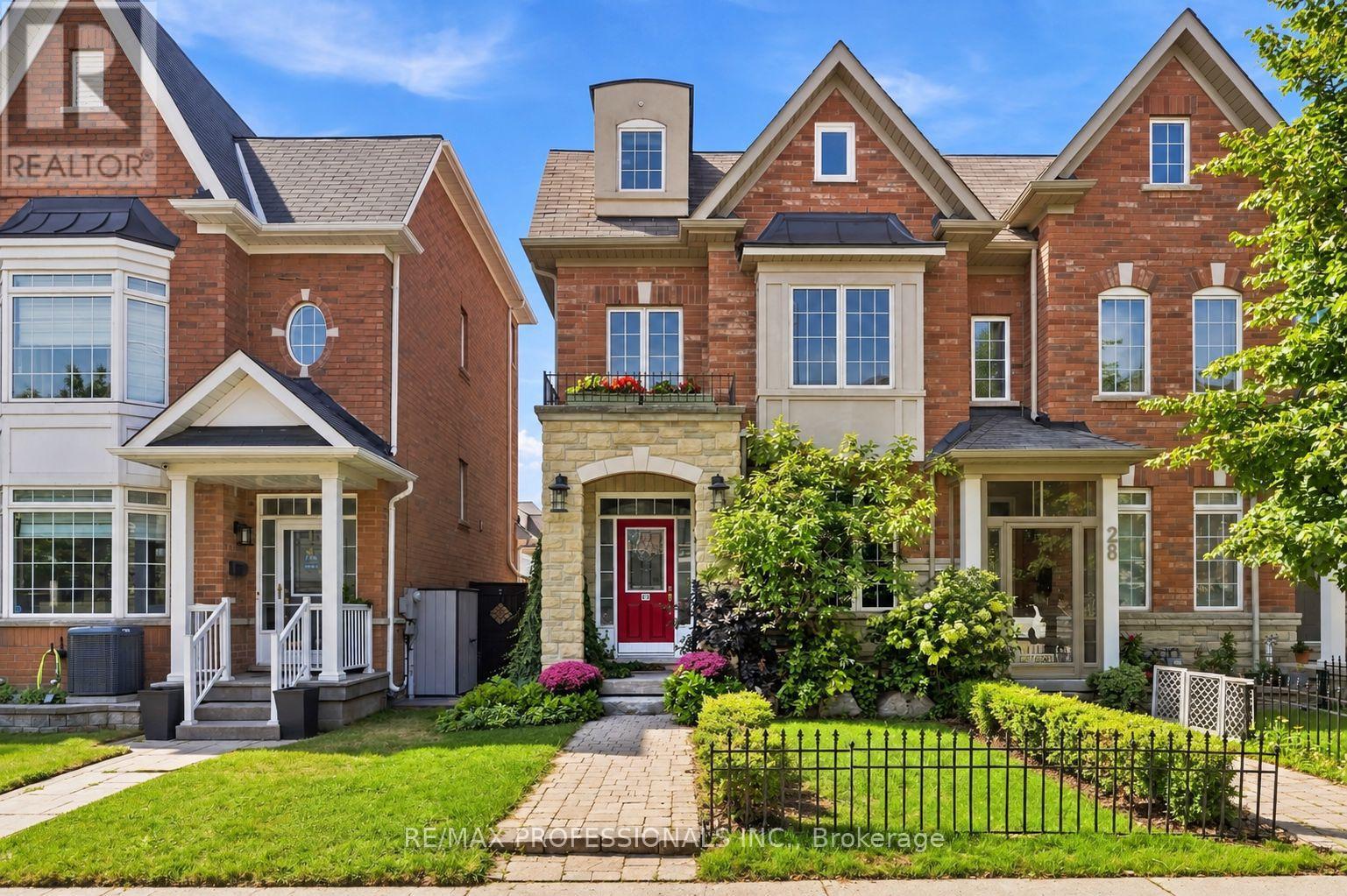 26 Abraham Welsh Road, Toronto, Ontario  M9M 0B7 - Photo 1 - W13764492
