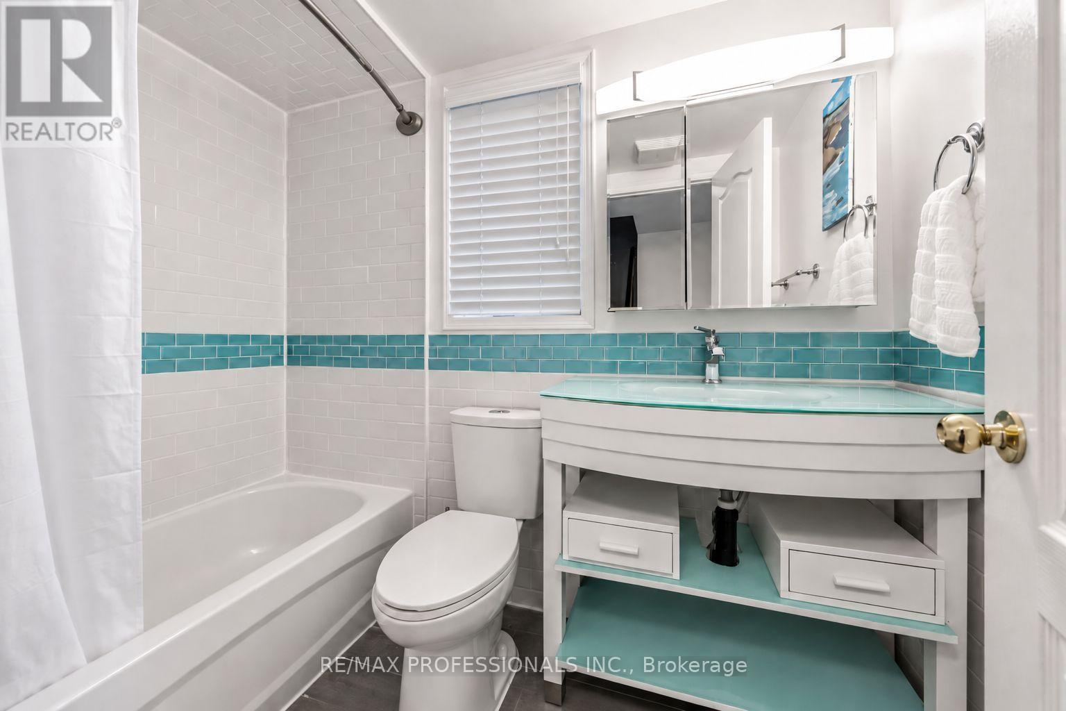26 Abraham Welsh Road, Toronto, Ontario  M9M 0B7 - Photo 17 - W13764492