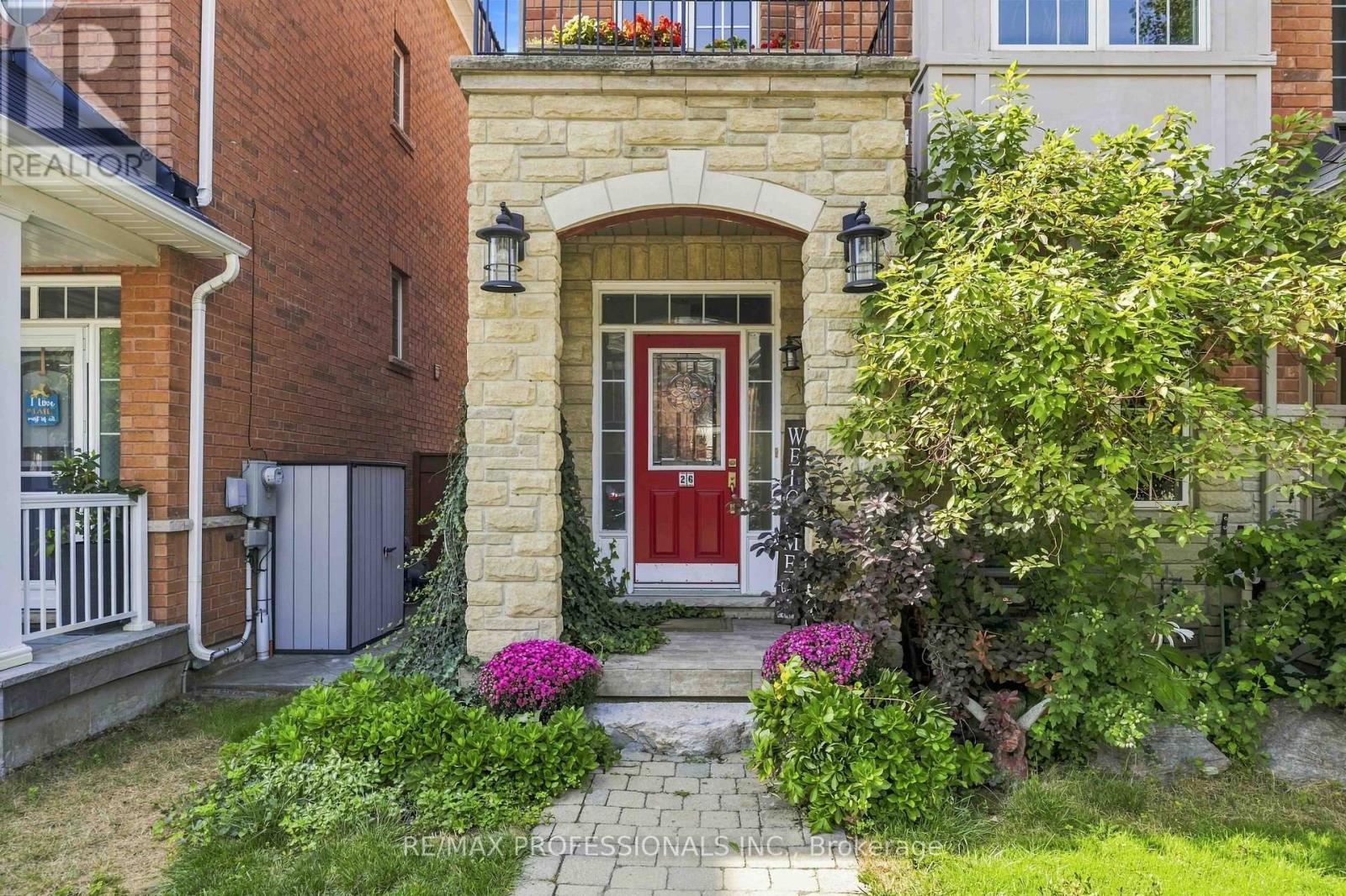 26 Abraham Welsh Road, Toronto, Ontario  M9M 0B7 - Photo 2 - W13764492