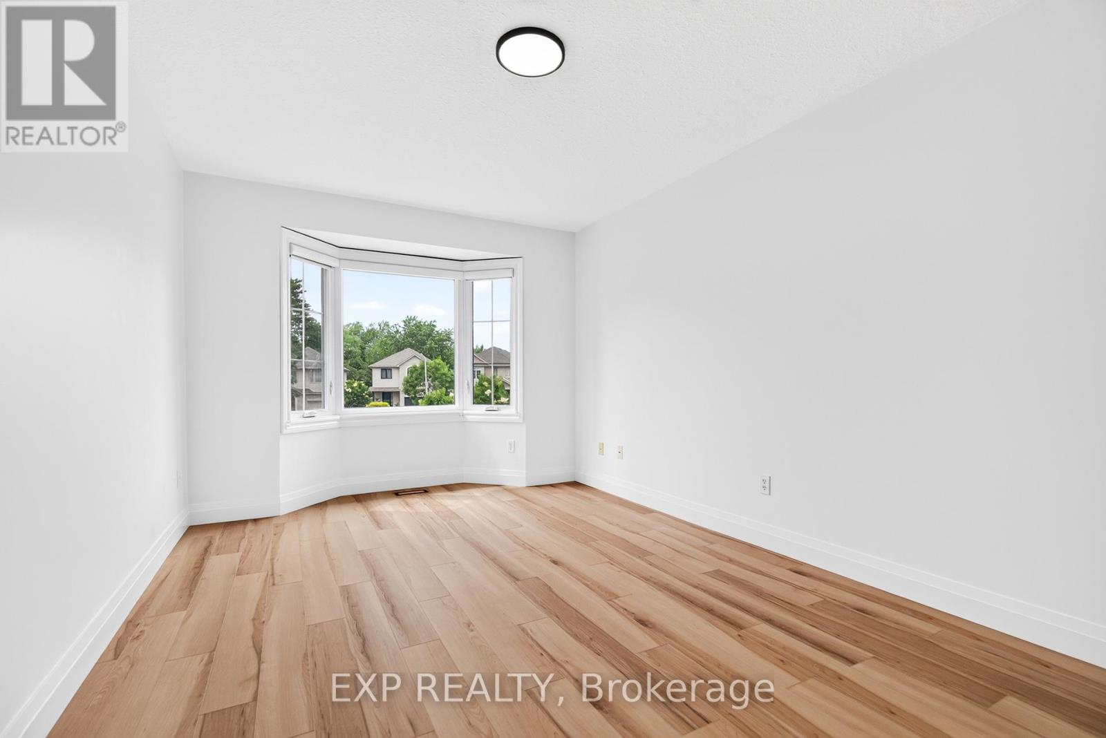 1319 Bonnie Court, Burlington, Ontario  L7R 5A2 - Photo 33 - W13764502