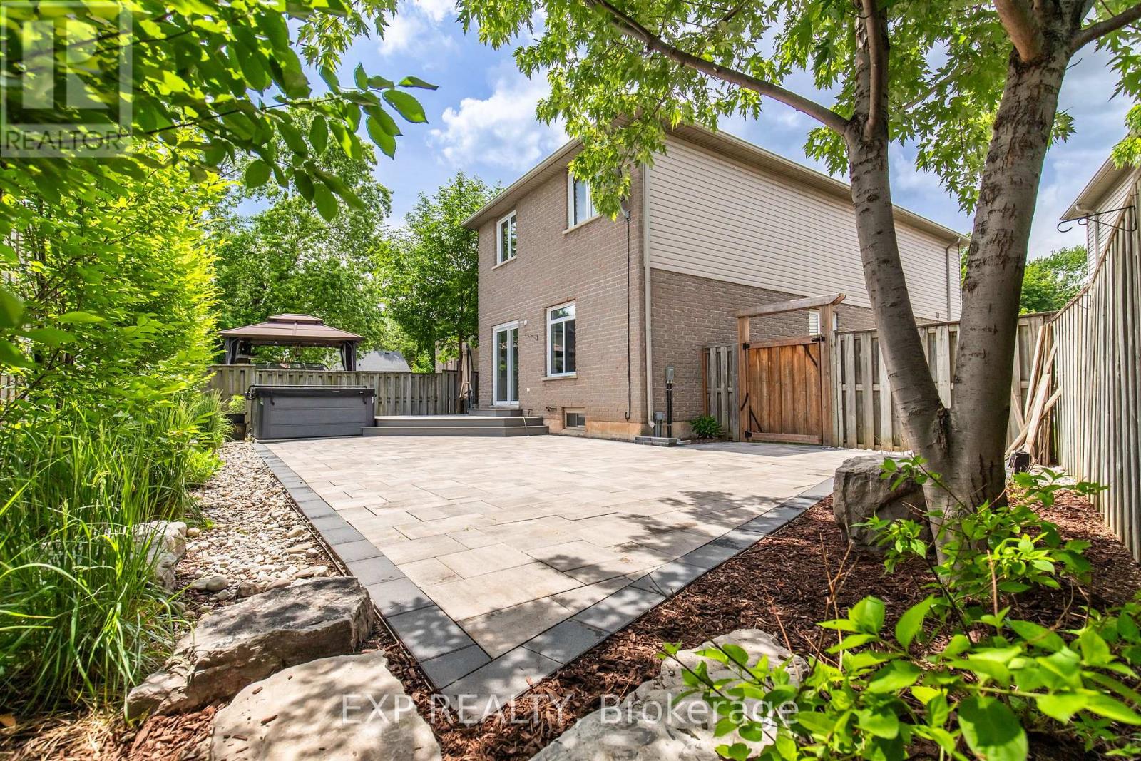 1319 Bonnie Court, Burlington, Ontario  L7R 5A2 - Photo 45 - W13764502