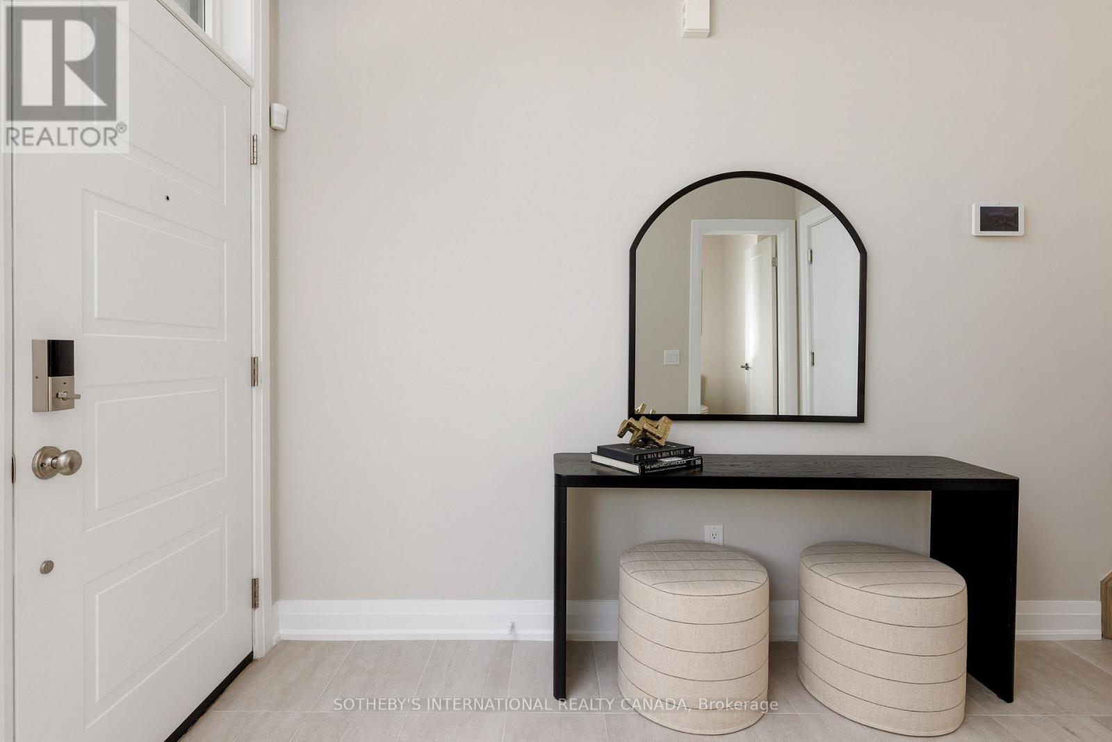 1130c Islington Avenue, Toronto, Ontario  M8Z 4S4 - Photo 2 - W13764526