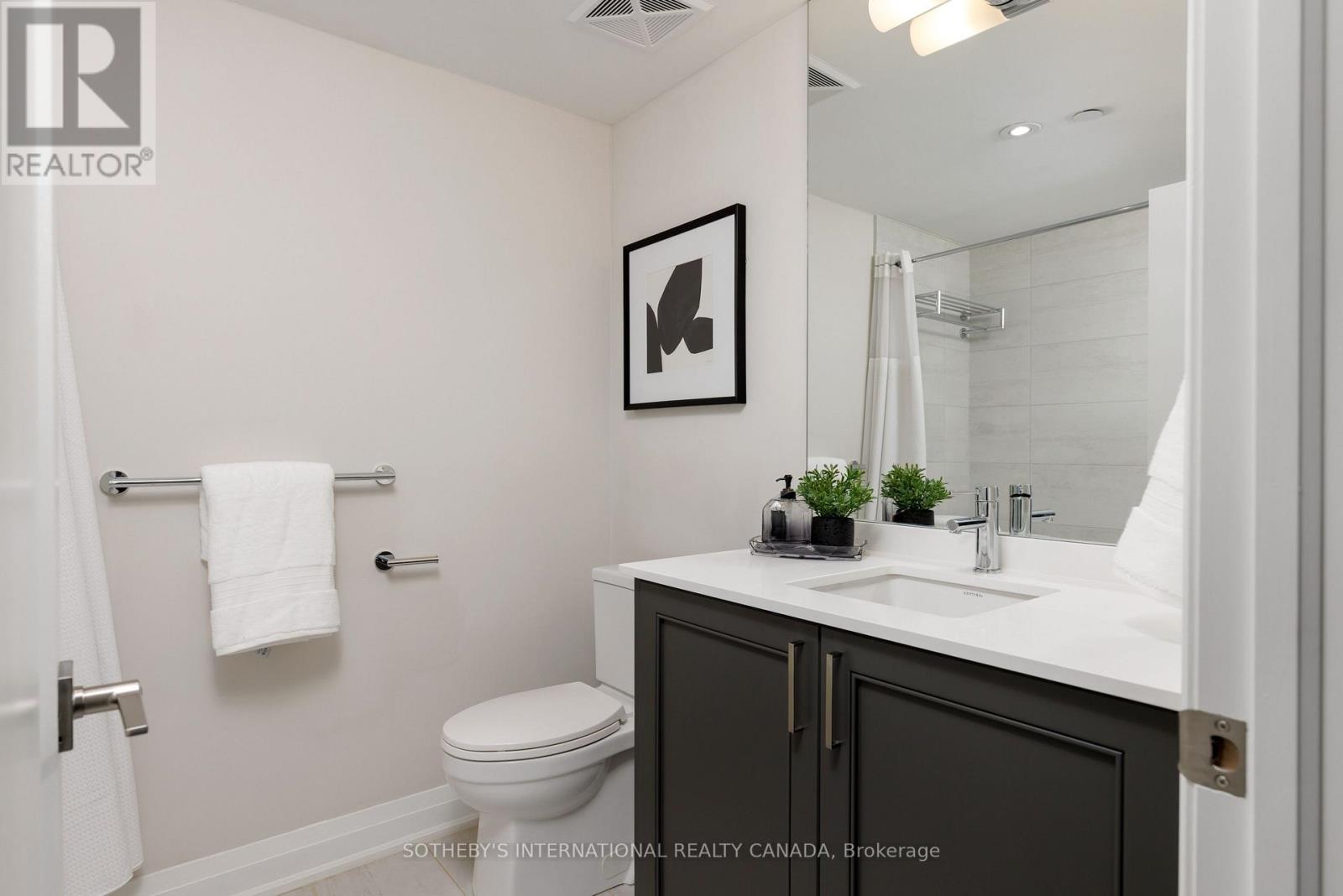 1130c Islington Avenue, Toronto, Ontario  M8Z 4S4 - Photo 24 - W13764526