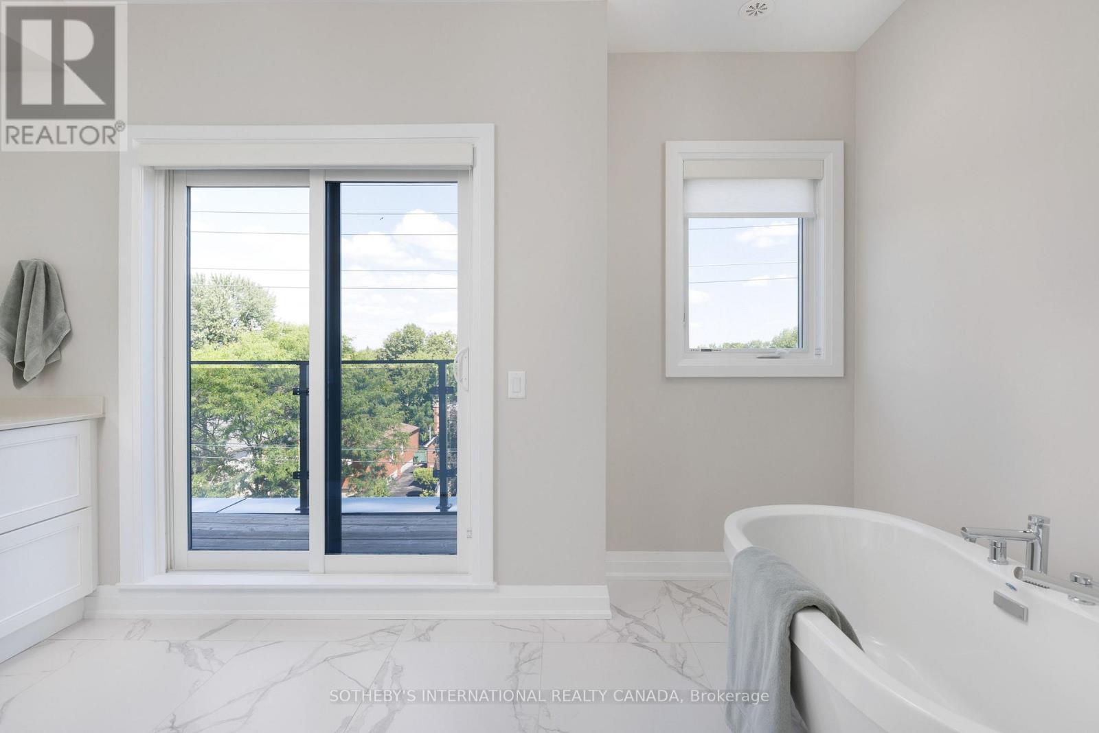 1130c Islington Avenue, Toronto, Ontario  M8Z 4S4 - Photo 31 - W13764526