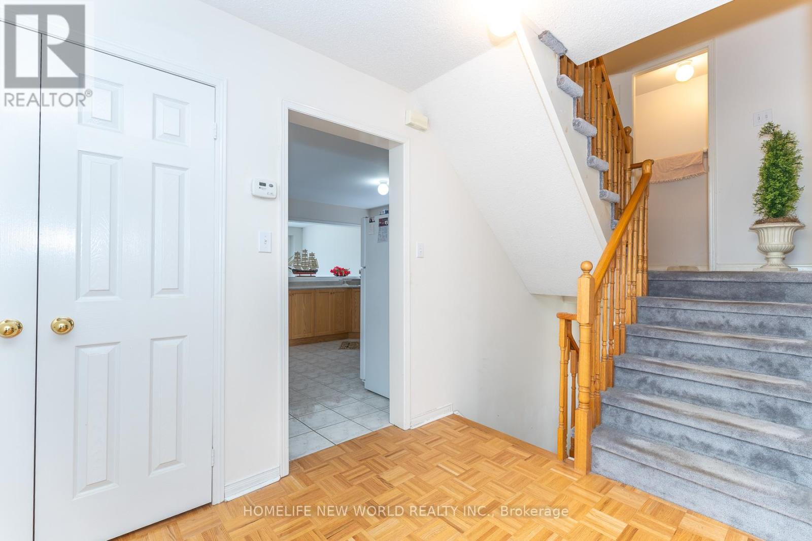 12 Touchstone Drive, Toronto, Ontario  M6M 5L2 - Photo 12 - W13764600