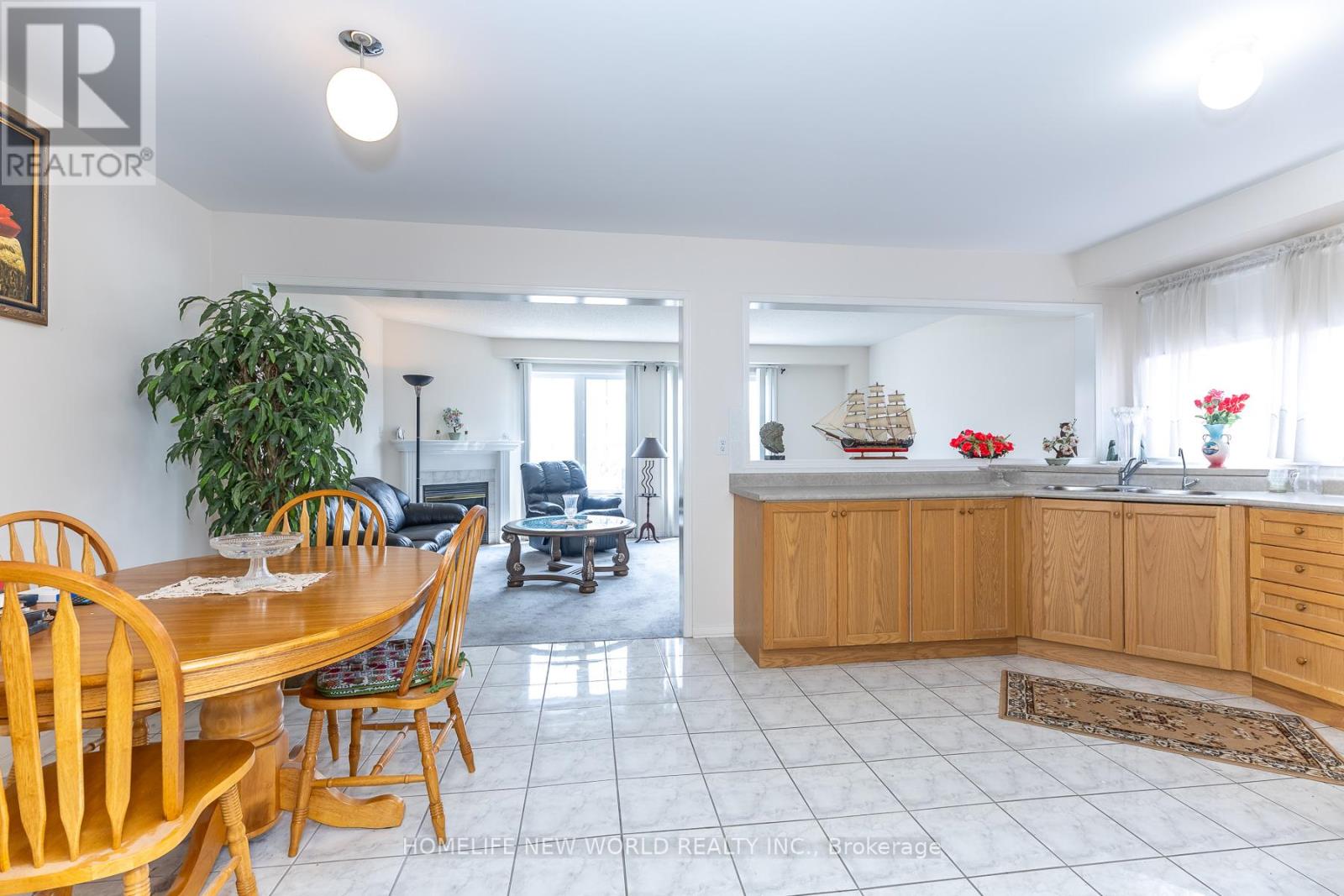 12 Touchstone Drive, Toronto, Ontario  M6M 5L2 - Photo 13 - W13764600