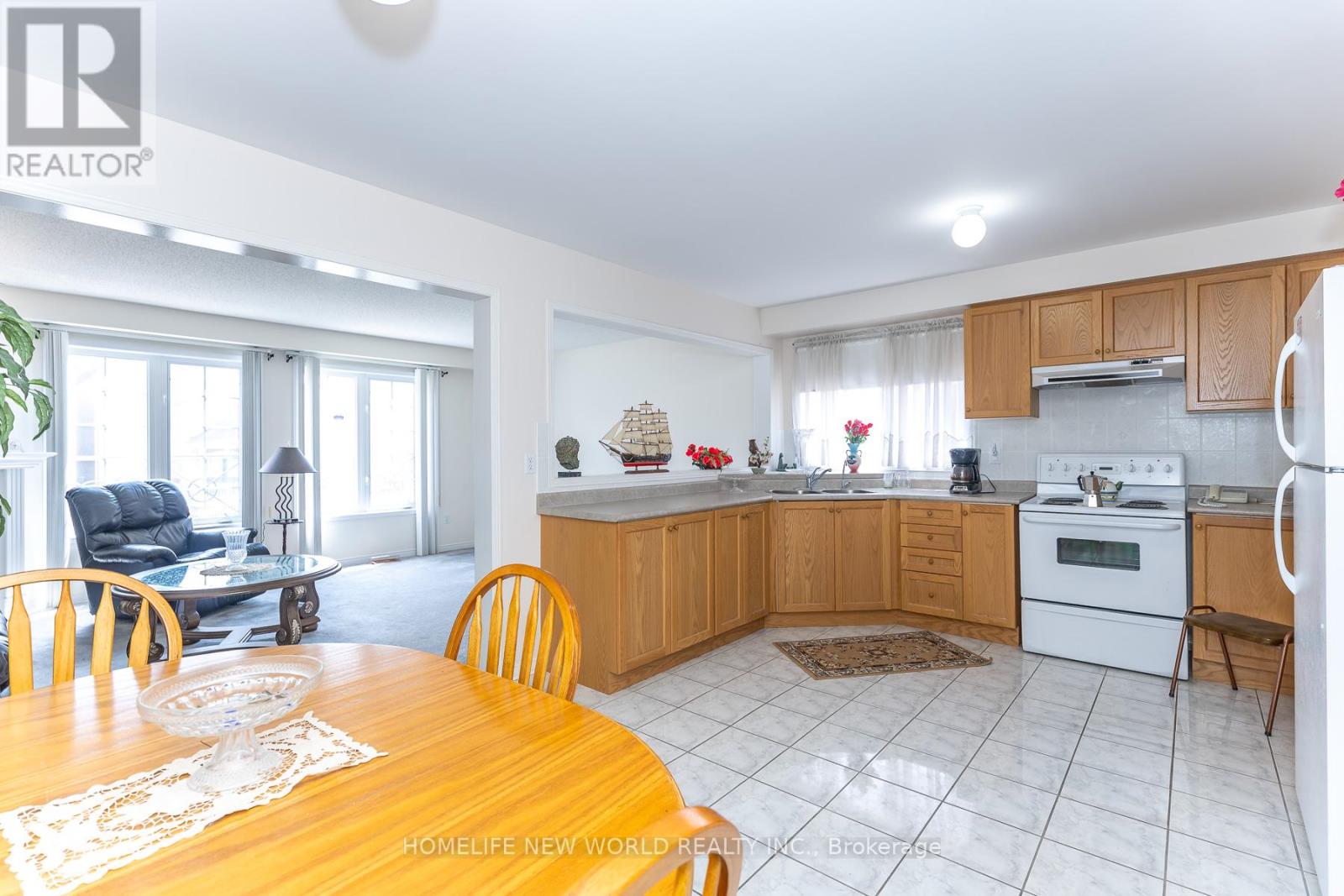 12 Touchstone Drive, Toronto, Ontario  M6M 5L2 - Photo 14 - W13764600