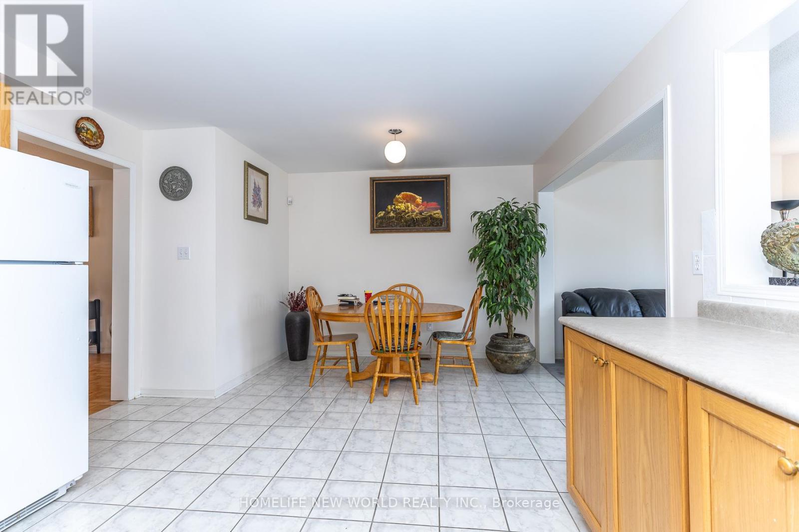 12 Touchstone Drive, Toronto, Ontario  M6M 5L2 - Photo 15 - W13764600