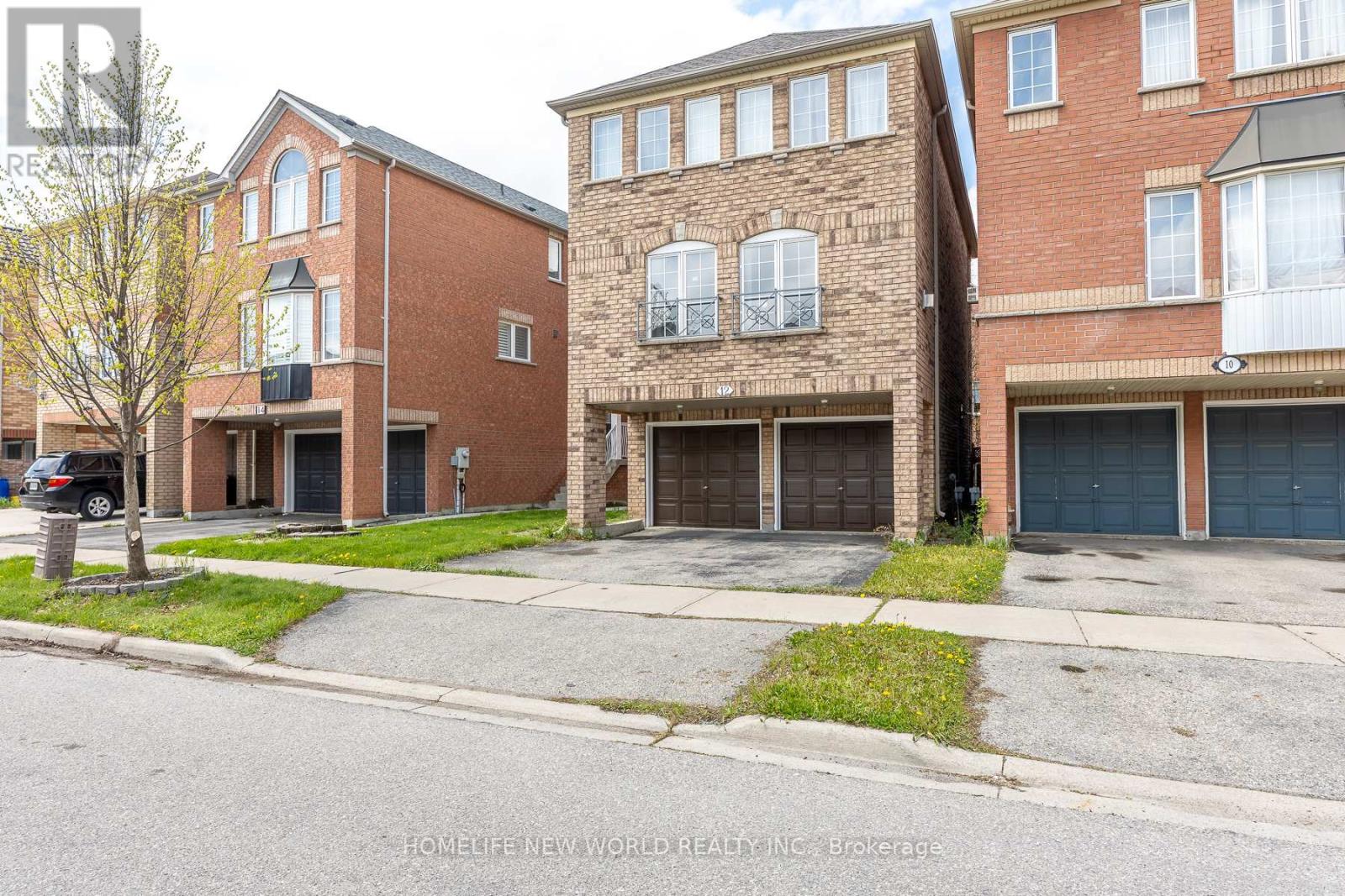 12 Touchstone Drive, Toronto, Ontario  M6M 5L2 - Photo 3 - W13764600