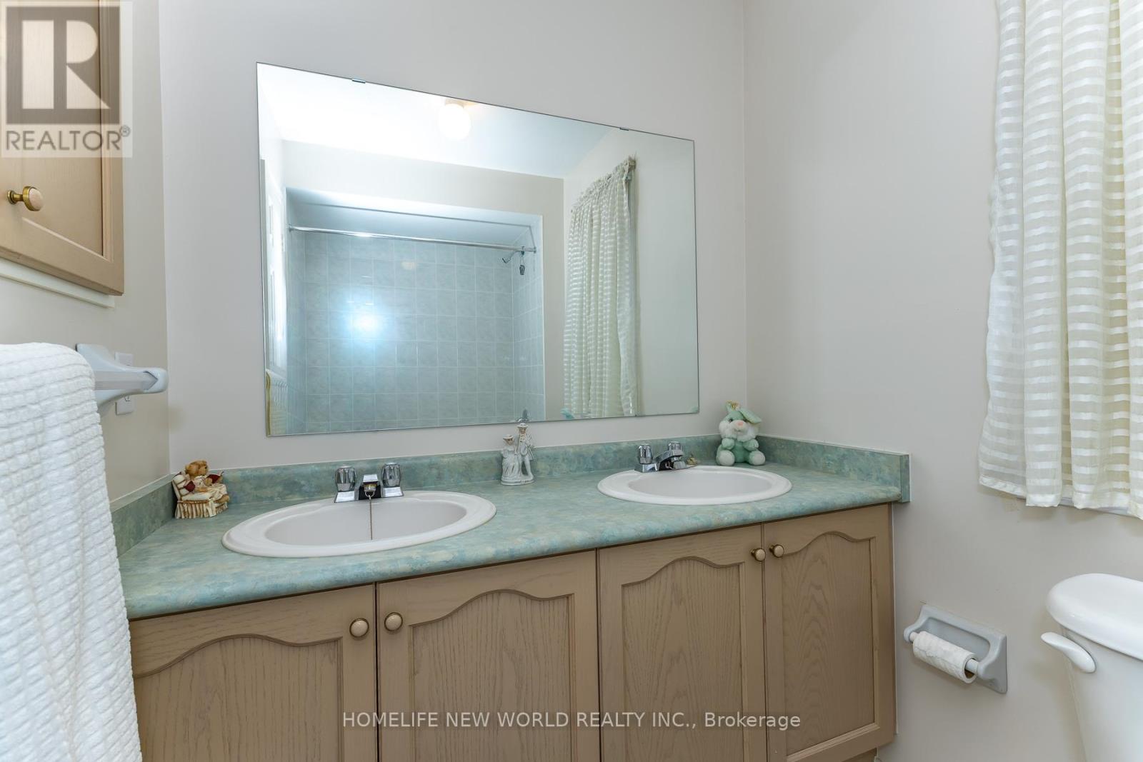 12 Touchstone Drive, Toronto, Ontario  M6M 5L2 - Photo 37 - W13764600