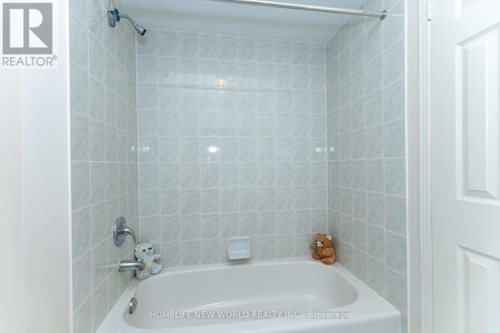 12 Touchstone Drive, Toronto, Ontario  M6M 5L2 - Photo 38 - W13764600