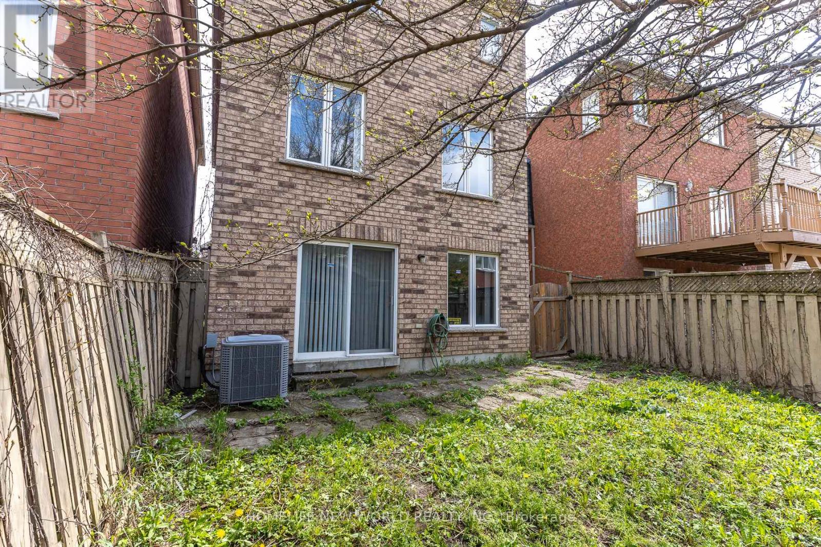 12 Touchstone Drive, Toronto, Ontario  M6M 5L2 - Photo 44 - W13764600