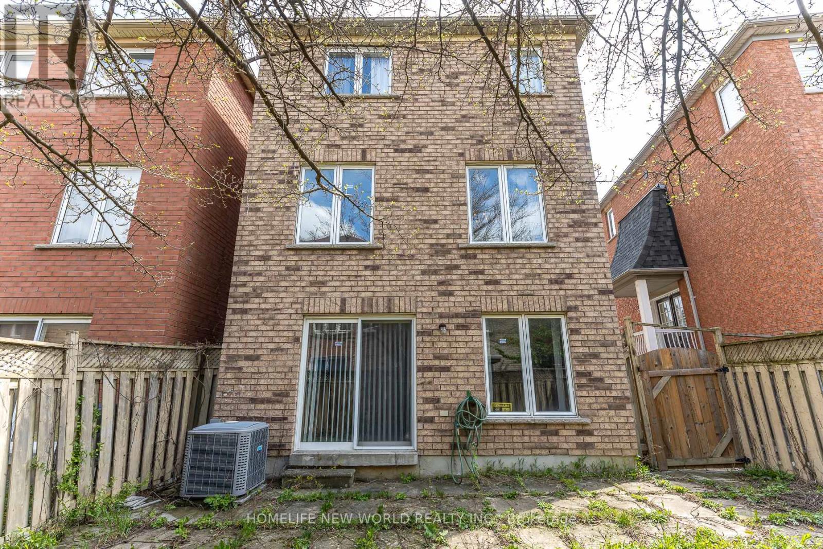 12 Touchstone Drive, Toronto, Ontario  M6M 5L2 - Photo 45 - W13764600