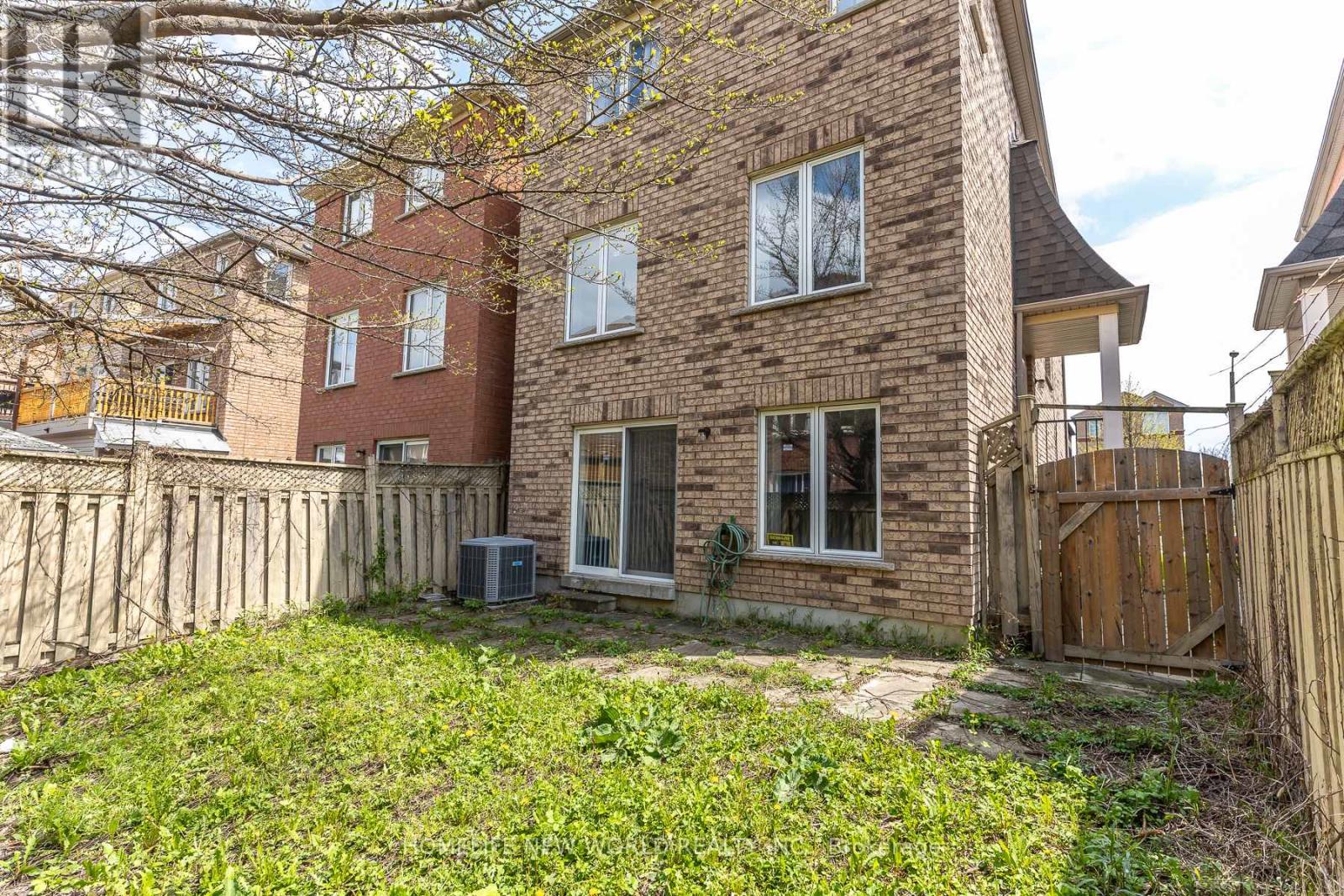 12 Touchstone Drive, Toronto, Ontario  M6M 5L2 - Photo 46 - W13764600