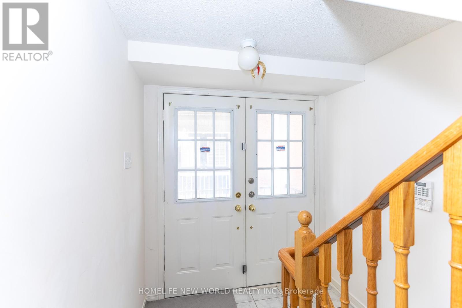 12 Touchstone Drive, Toronto, Ontario  M6M 5L2 - Photo 6 - W13764600