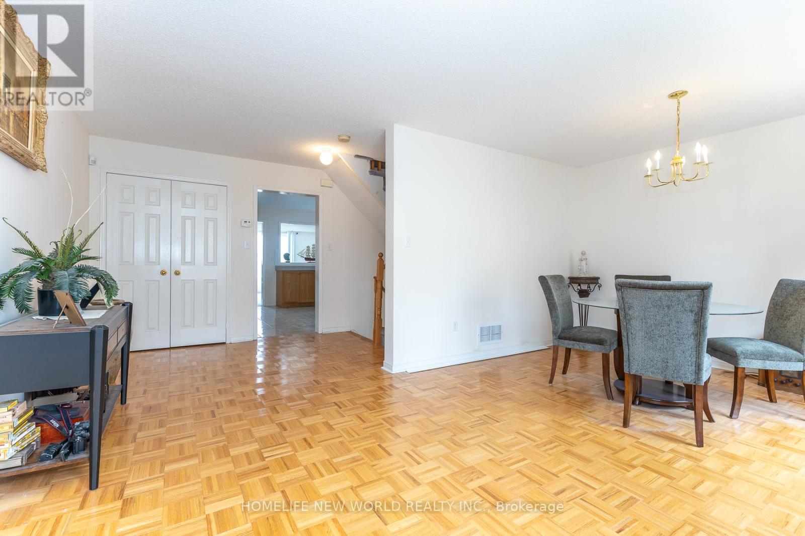 12 Touchstone Drive, Toronto, Ontario  M6M 5L2 - Photo 8 - W13764600