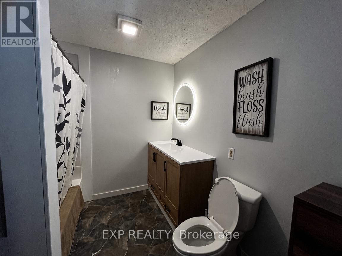 155 North Street, Southwest Middlesex, Ontario  N0L 1M0 - Photo 10 - X13760334