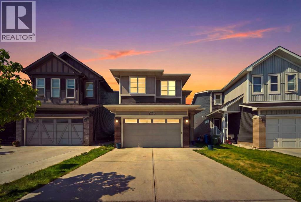 223 Savanna Way NE, Calgary, Alberta  T3J 0Z9 - Photo 1 - A2340344