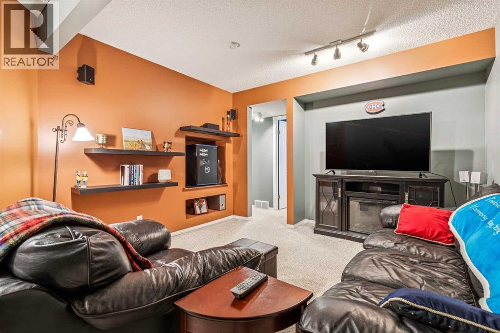 40 Country Hills Bay NW, Calgary, Alberta  T3K 4Y6 - Photo 37 - A2343591