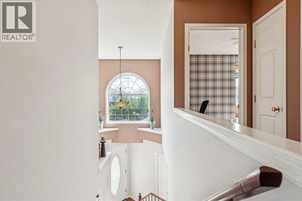40 Country Hills Bay NW, Calgary, Alberta  T3K 4Y6 - Photo 23 - A2343591
