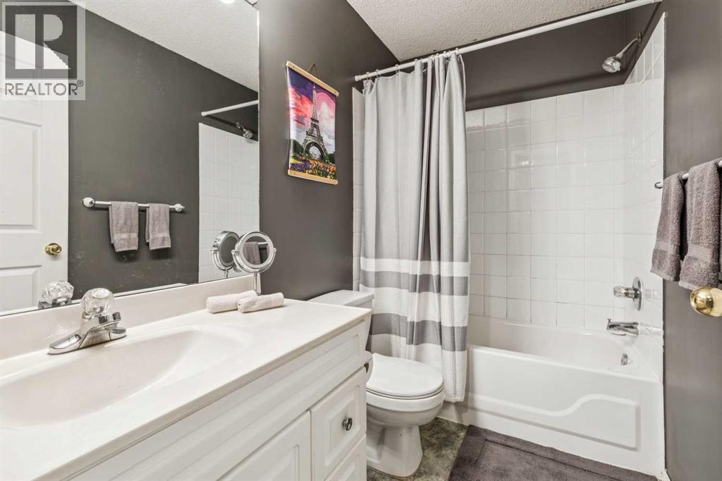 40 Country Hills Bay NW, Calgary, Alberta  T3K 4Y6 - Photo 42 - A2343591