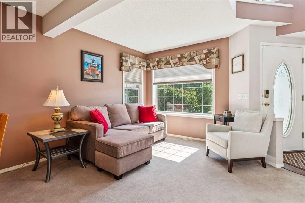 40 Country Hills Bay NW, Calgary, Alberta  T3K 4Y6 - Photo 6 - A2343591