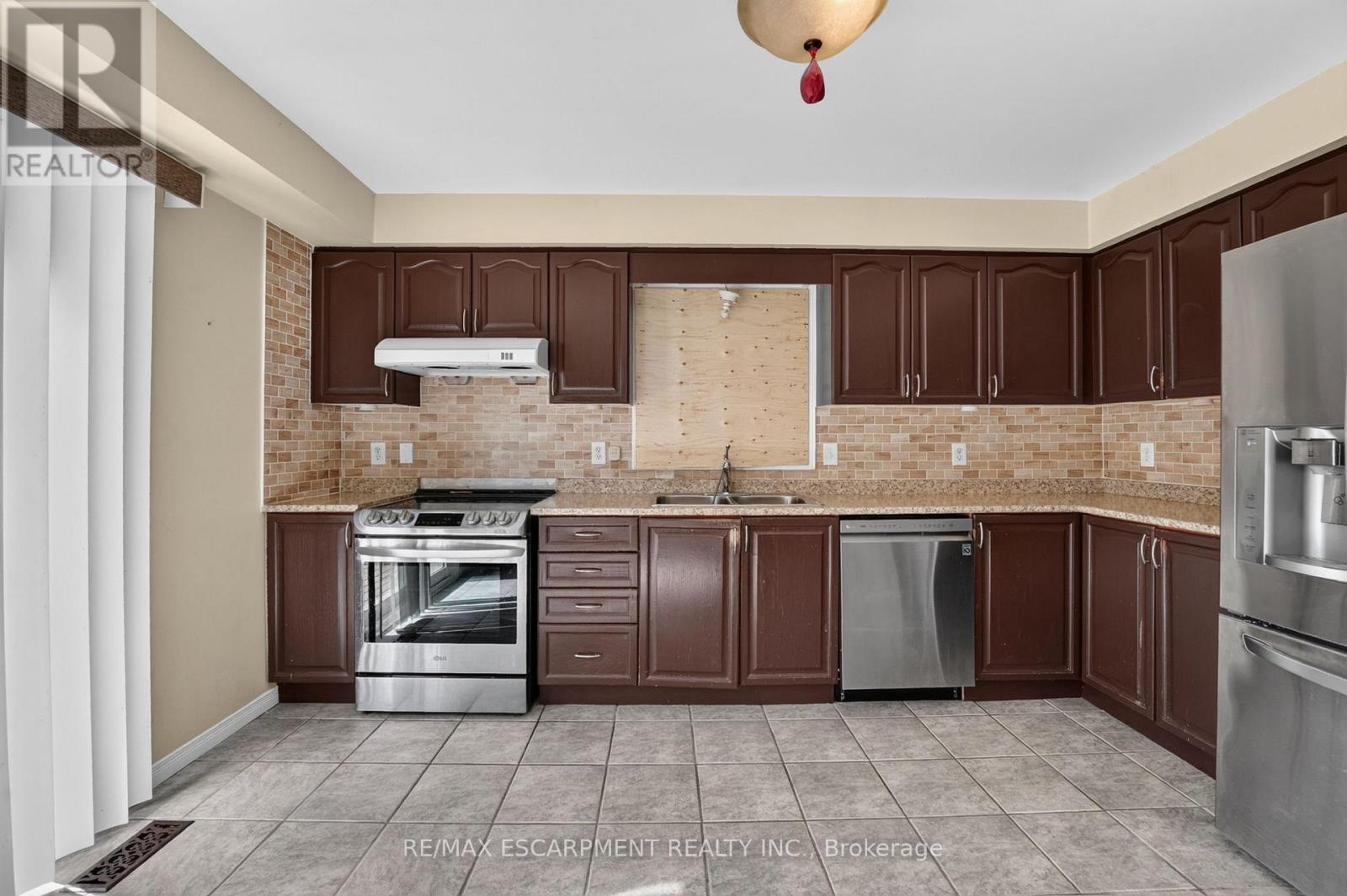 1501 Upper Sherman Avenue, Hamilton, Ontario  L8W 0B9 - Photo 19 - X13763558