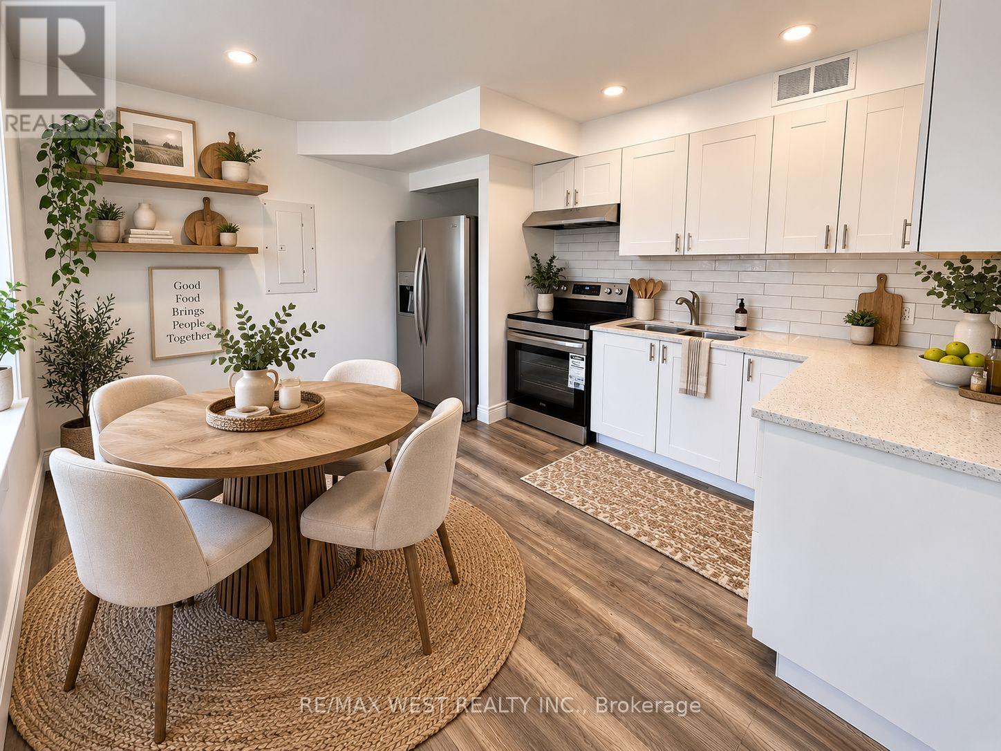 Main Level - 533 Courtland Avenue E, Kitchener, Ontario  N2G 2W9 - Photo 3 - X13764590