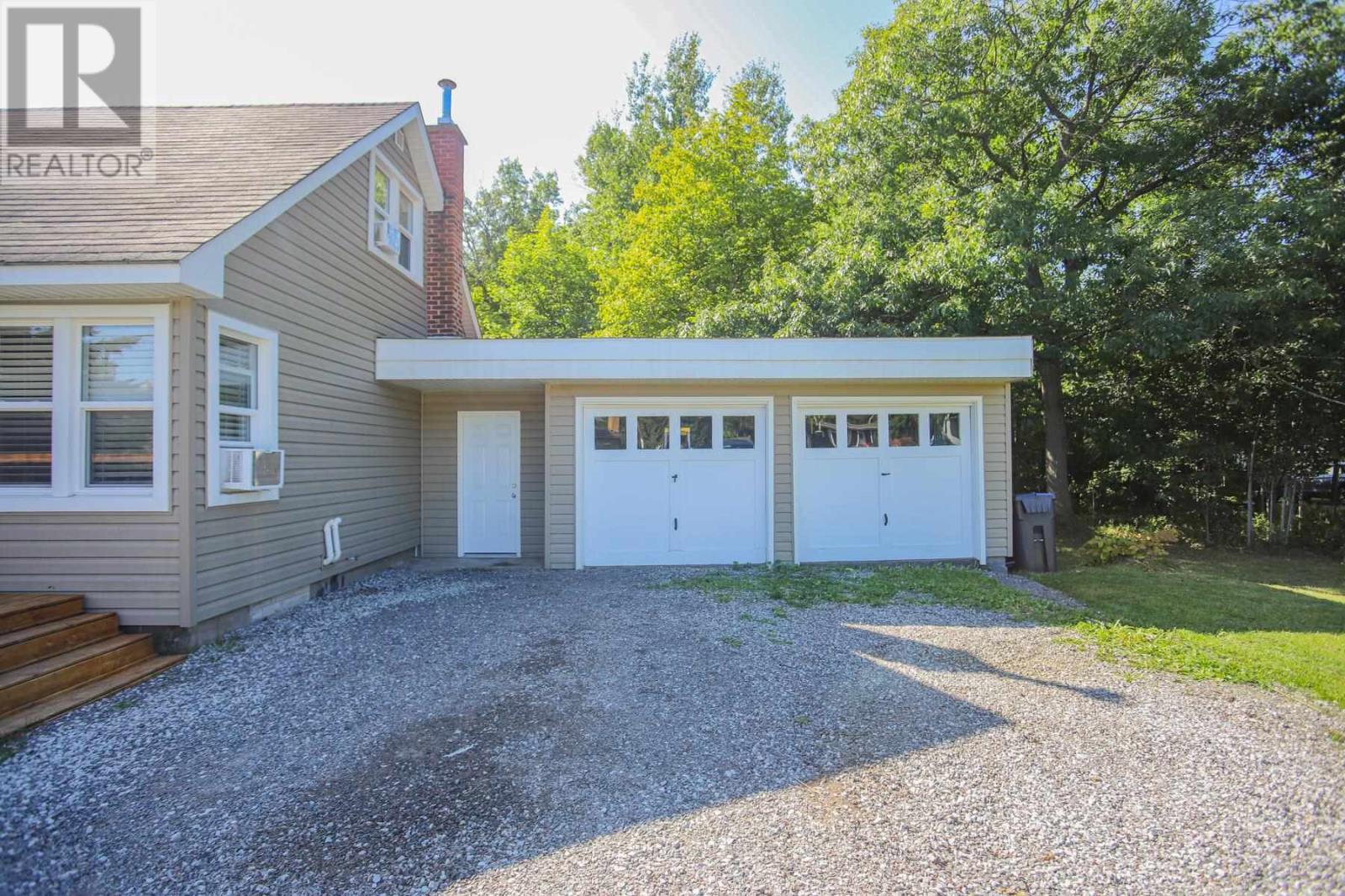 535 Macdonald Ave, Sault Ste. Marie, Ontario  P6B 1H8 - Photo 3 - SM262485