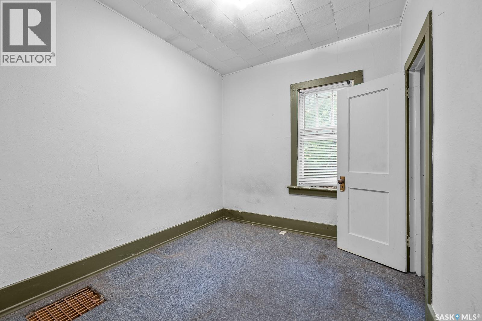 1225 King Street, Regina, Saskatchewan  S4T 4G1 - Photo 3 - SK047923